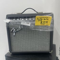 FENDER GUITAR AMP 