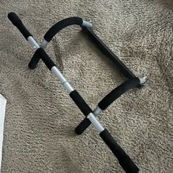 Pull Up Bar