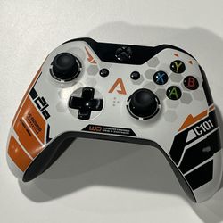 Various Xbox One Controllers