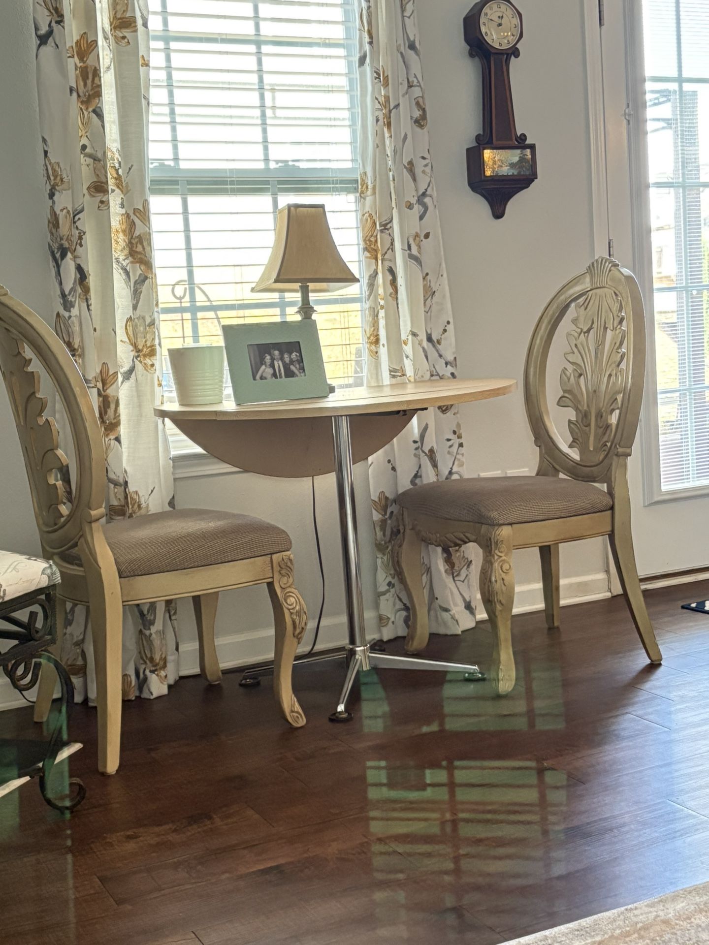 Small Bistro Table With 2 Chairs