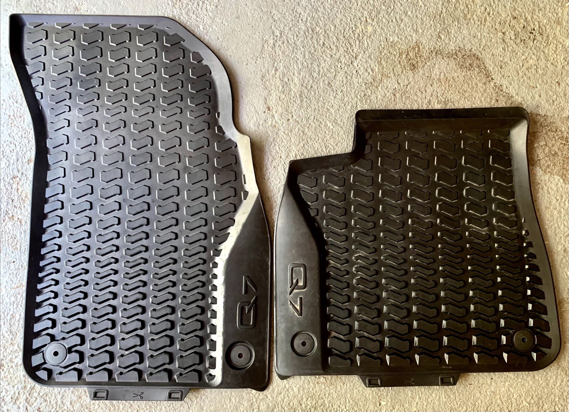 AUDI Q7 OEM used All Weather Rubber Mats Front And Back Seat 4 Mats