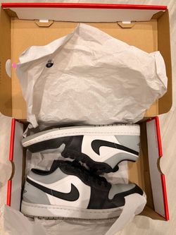 Air Jordan 1 Low Sneakers Size 11