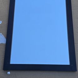 Glacier Bay
Kinghurst 29 in. W x 35 in. H Rectangular Framed Vertical/Horizontal Mounted Wall Bathroom Vanity Mirror in Dark Cognac