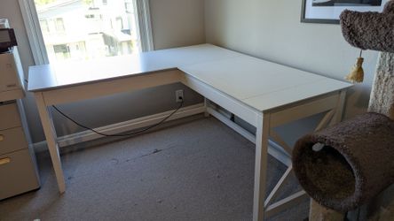 Free white wood desk