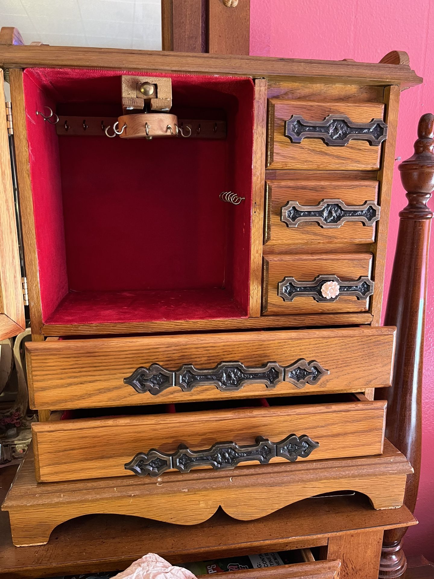 Antique stylish jewelry box
