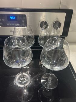 Set of 4 Riedel Extreme Pinot Noir wine glasses in excellent condition