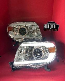 Toyota Tacoma 2005. 2011 headlight.