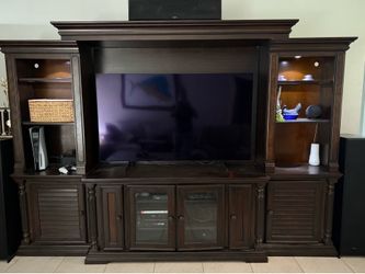 Signature Design by Ashley Key Town Collection