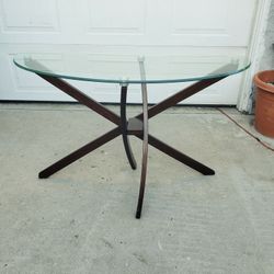 Half Moon Table In Excellent Condition 