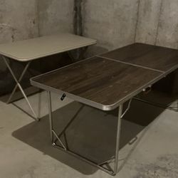 2 Folding Tables