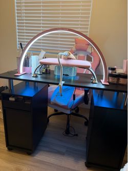 Nail stand and accessories *READ DESCRIPTION*