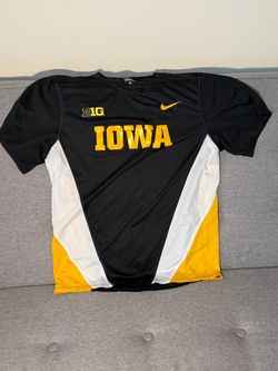 Nike Iowa Hawkeyes Big Ten Dri-FIT Shirt Men’s M Black Gold Made in USA NCAA