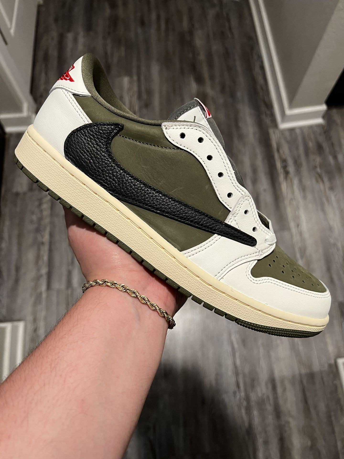 Jordan 1 Low Travis Scott “Reverse Olive” Size 9.5