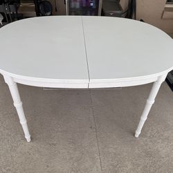 Kitchen/Dining Table Excellent Condition
