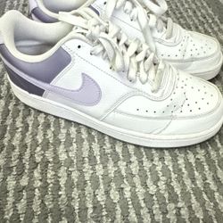 Woman’s Nike 8 Used 