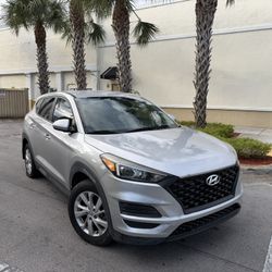 2020 HYUNDAI TUCSON SE