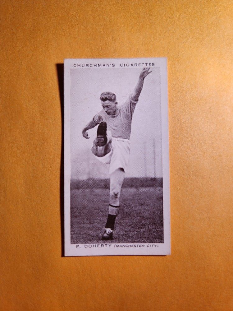 NM 1938 Churchman's Cigarettes Peter Doherty Tobacco Card 12 Manchester City HOF