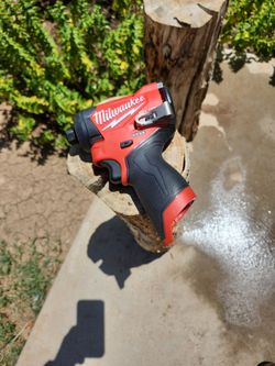 Impact Milwaukee  m12  New