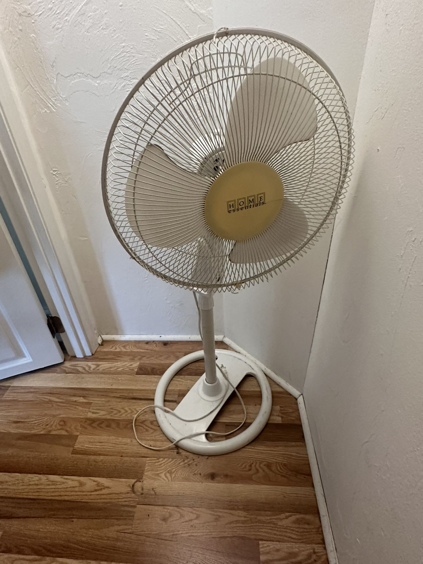 Oscillating fan