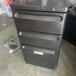 File Cabinet. 2 Drawers On Top Bottom For Files