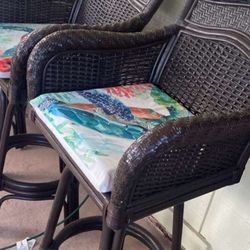 4 Patio High Chairs 