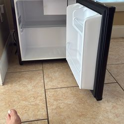 Mini Refrigerador Con Congelador An