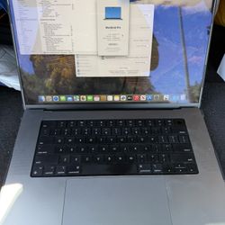 New Apple MacBook Air Space Gray 15” M2 8gb Ram 256gb SSD W AppleCare Plus 2027!!!!