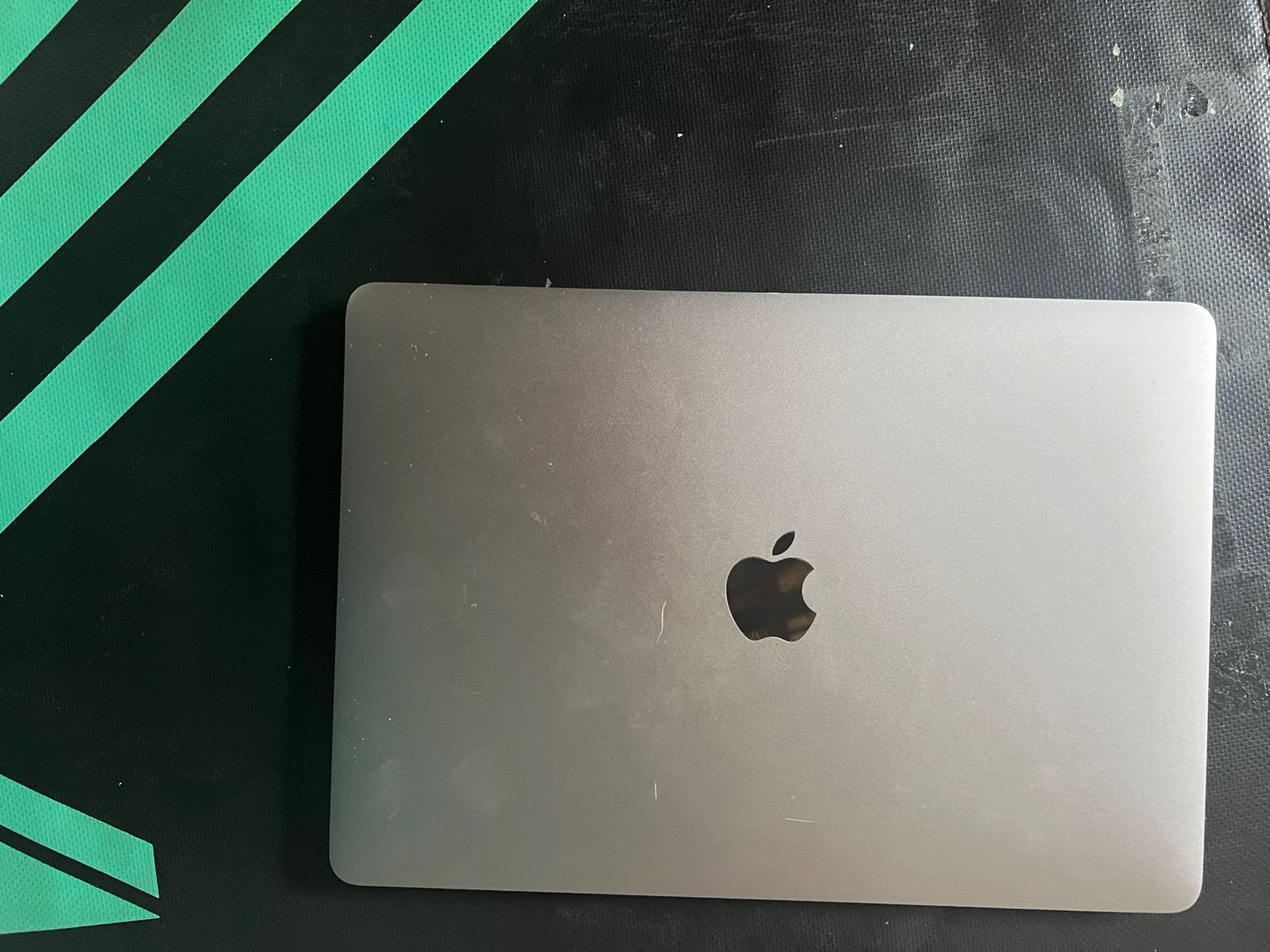 MacBook Pro 13” W/Touch Bar 16gb RAM