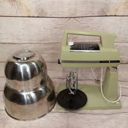 Vintage General Electric Mixer  12 speed avocado green