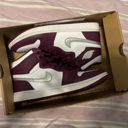Air Jordan 1 Bordeaux Sz 10