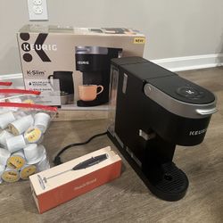Keurig coffee maker +Milk frother +112 k-cups