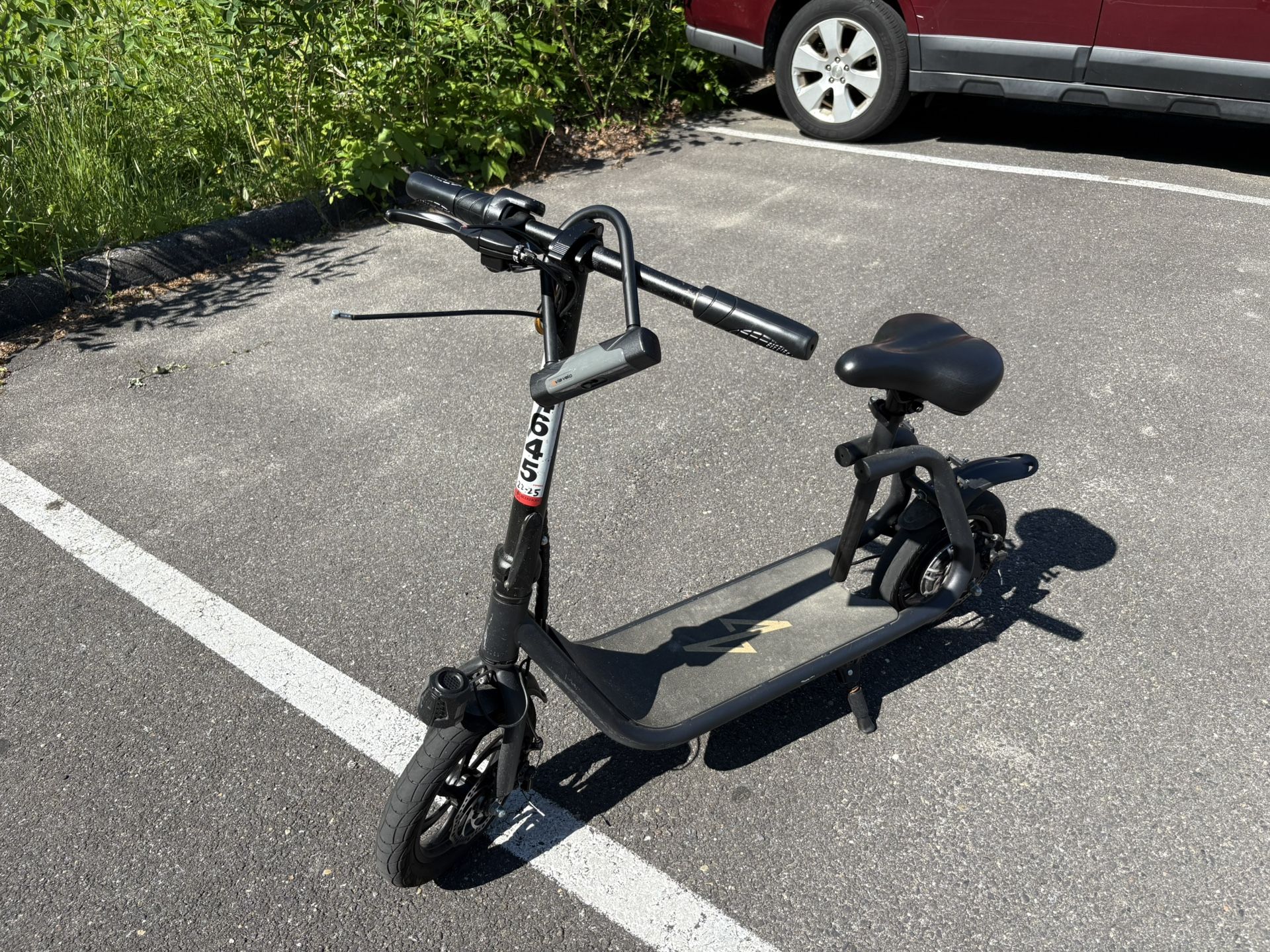 scooter (with free air pump and lock)