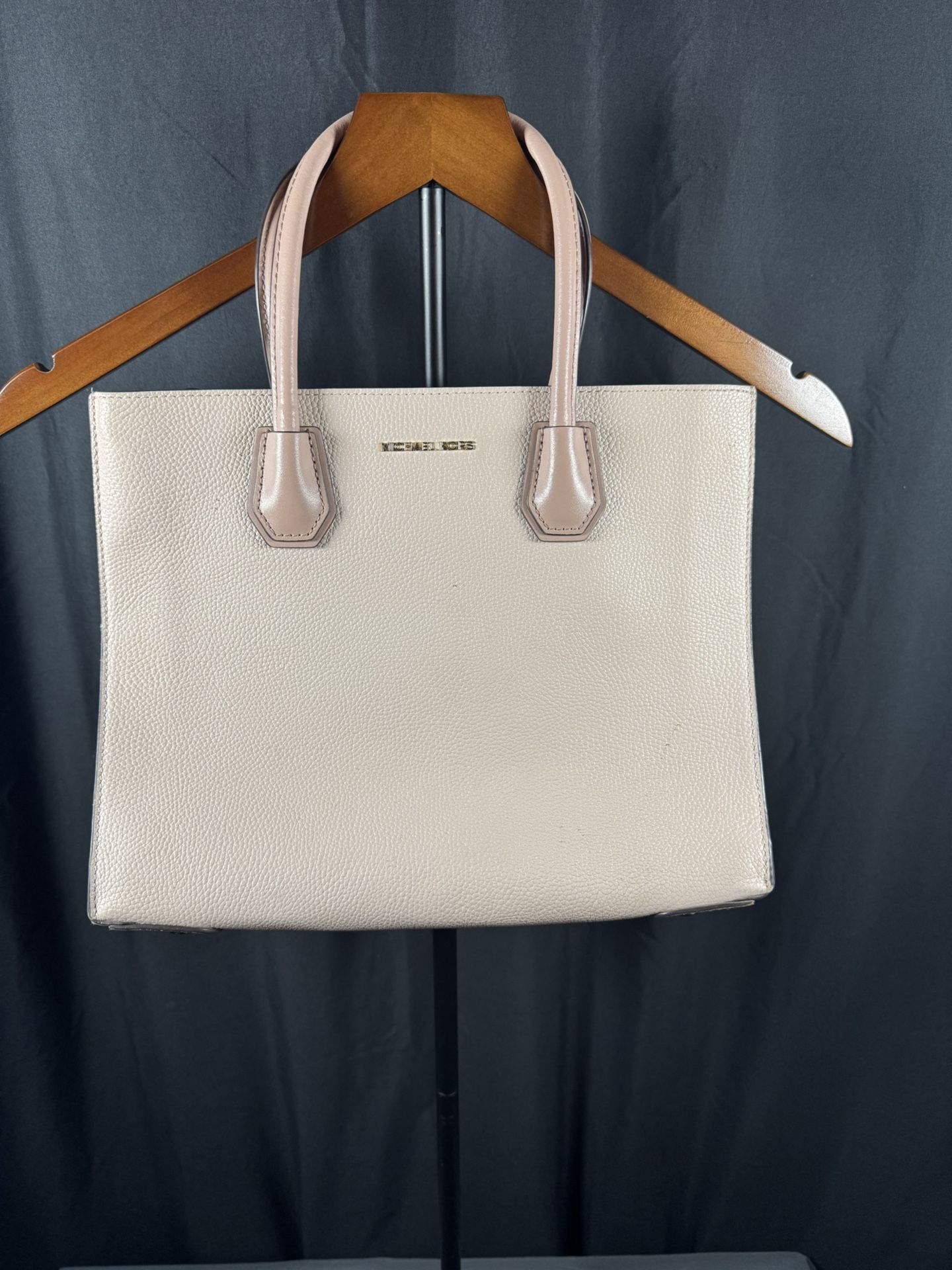 Michael Kors Handbag (Authentic)