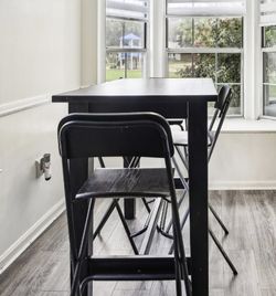 High Dining Table Comes With 4 Chairs