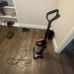 Vacuum cleaner eureka