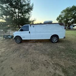 2002 GMC Savana
