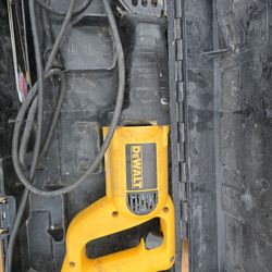 DEWALT RECIPROCATING SAW DW304P with case