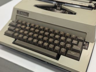 Vintage Royal Jubilee Electric Typewriter (Made in Holland) — Works Great Retro