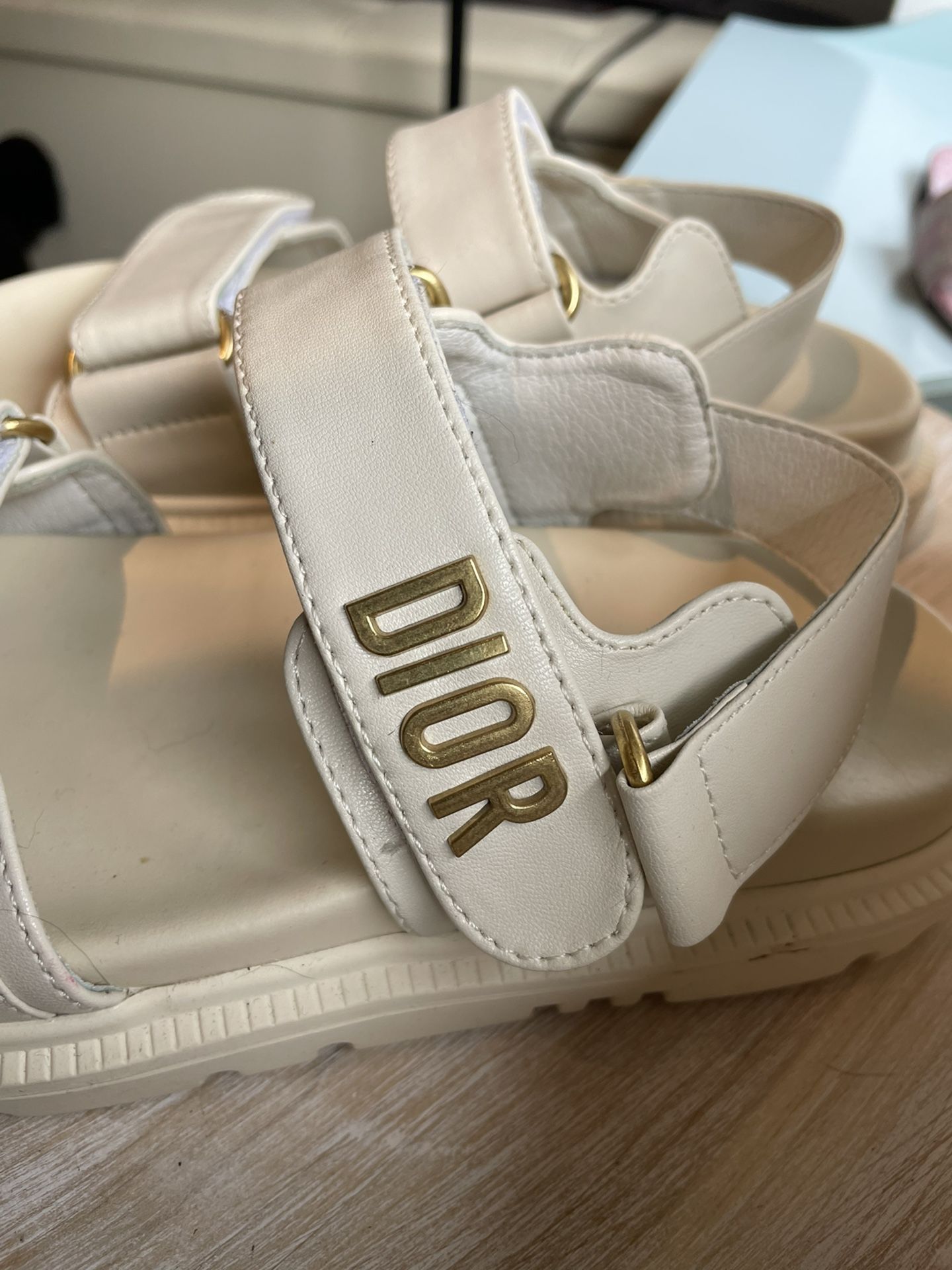 DIORACT SANDAL White Lambskin Reference: KCQ547LAB_S03W