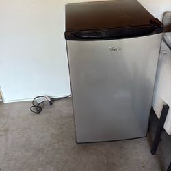 Whirlpool Mini Fridge 