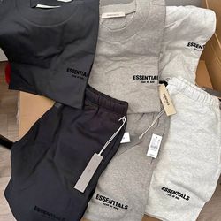 ESSENTIAL SHIRTS & SHORTS((FREE ITEMS WITH PURCHASE)