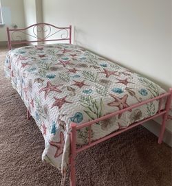 Rare Pink Heart 14" Twin Size Metal Platform Bed Frame w/ Headboard Footboard