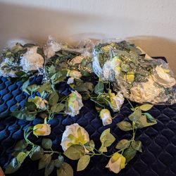 Five-Piece Artificial Rose Vine