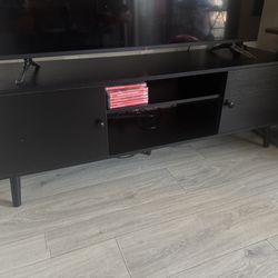 Entertainment center