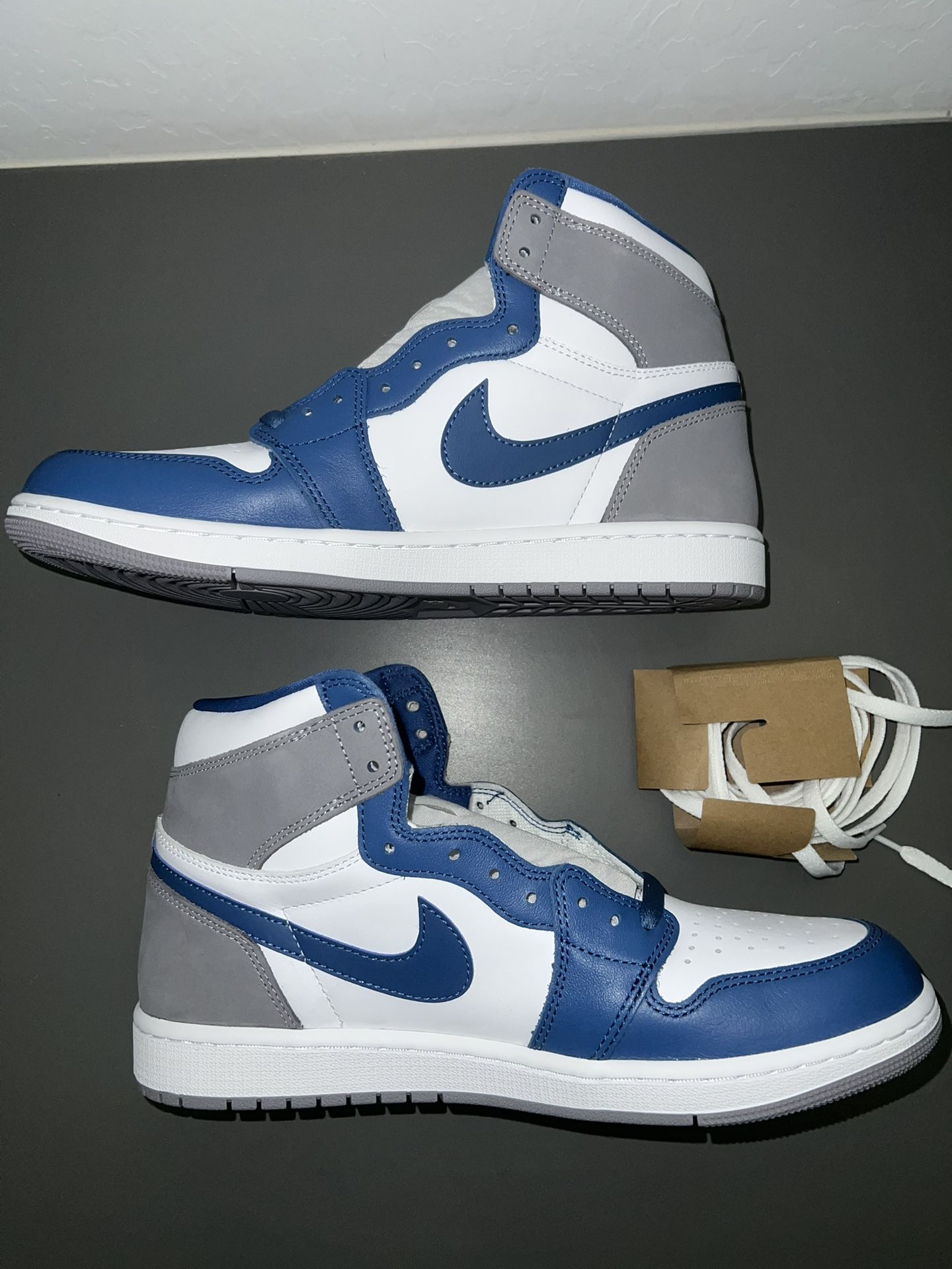 Air Jordan 1 Retro High - True Blue 