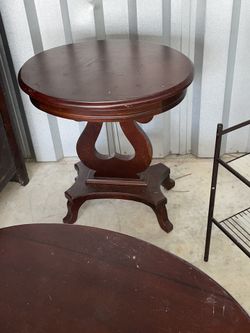Beautiful Accent End Table For Decoration 