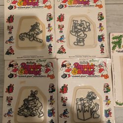 Vintage 1981 Make It Bake It Disney 3 mickey mouse 1 Carolers And 1 GoofyStained Glass