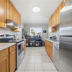 Detached countertop and 3 base shelves with legs