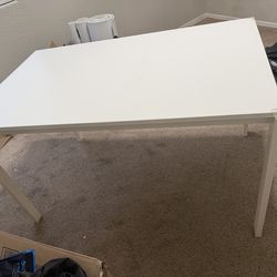 IKEA VIHALS white table