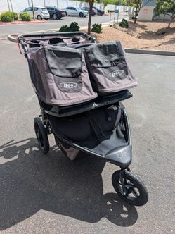 Double Bob jogging stroller